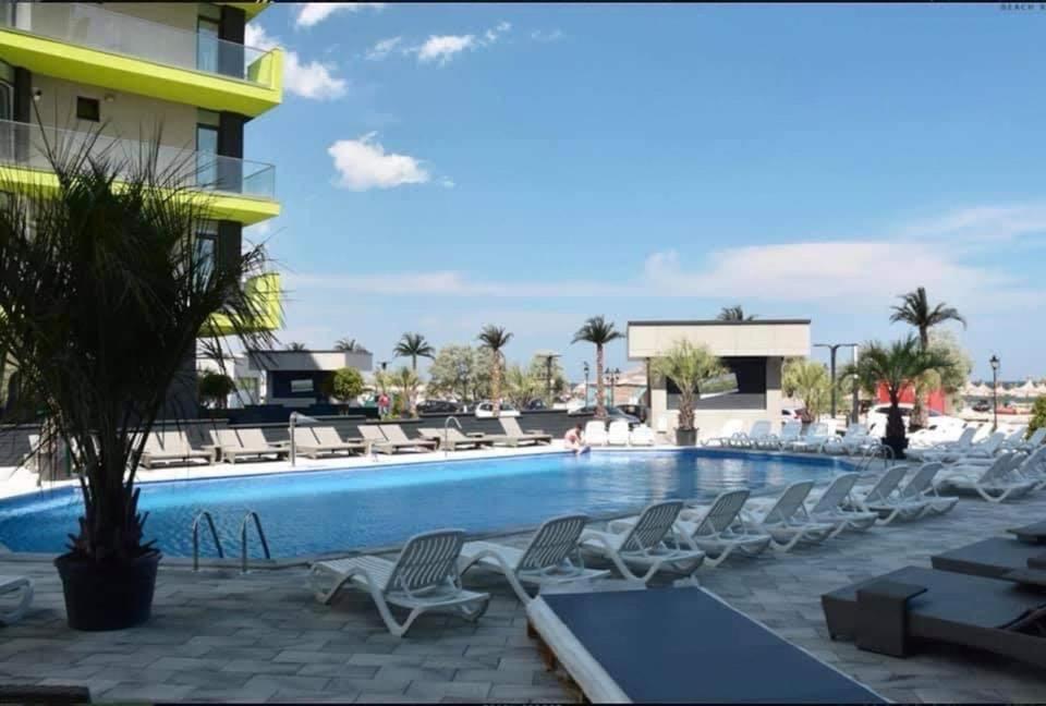Apartamento Alezzi Sunwaves Năvodari Exterior foto